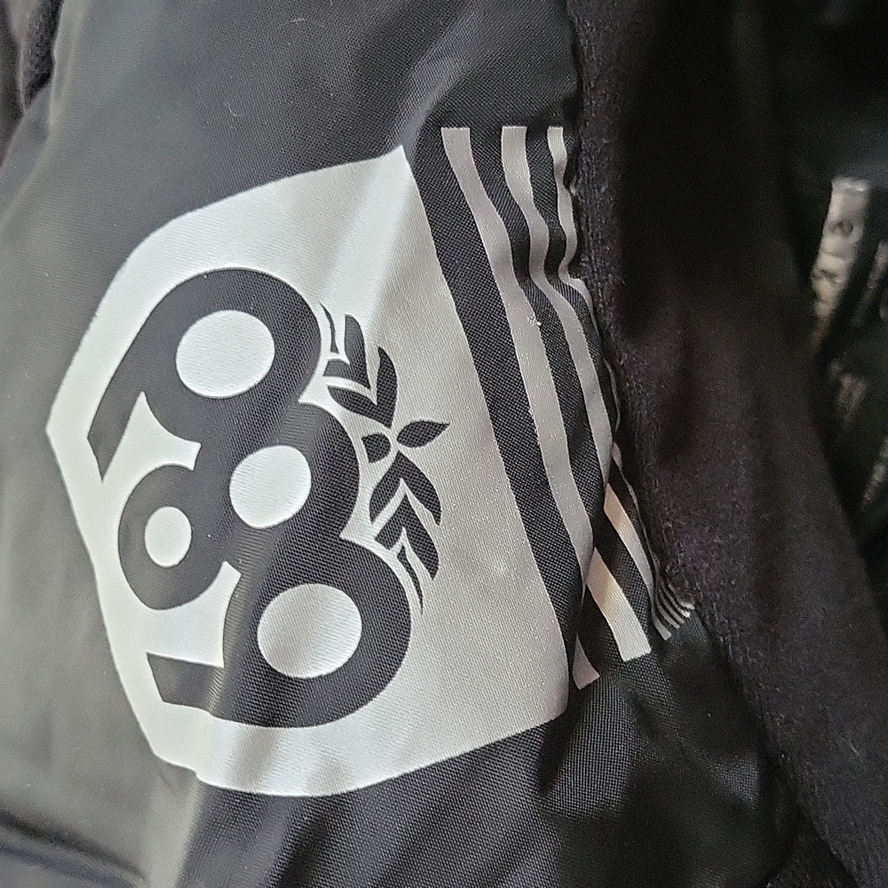 686 ski jacket - Picture 8 of 16